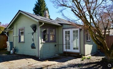 Building Photo - 112 Wells Ave S