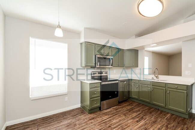 Foto del edificio - REDUCED!