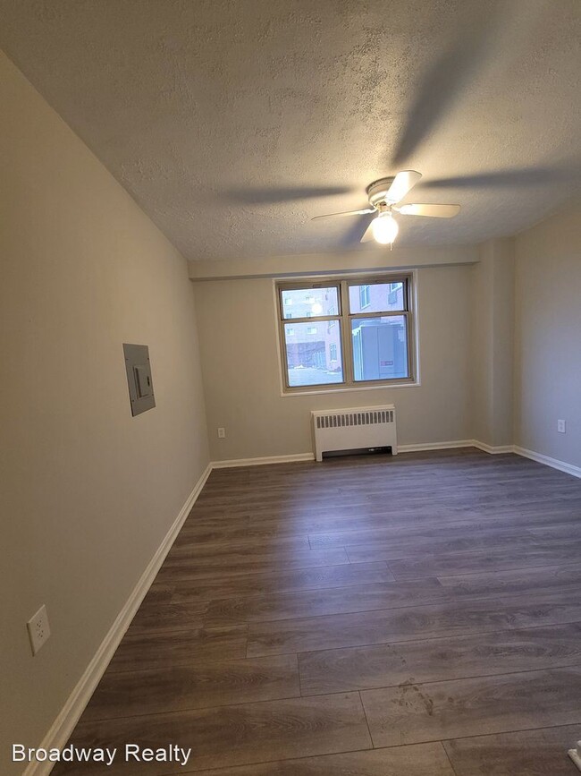 Building Photo - 2 br, 2 bath House - 11820 Edgewater #115