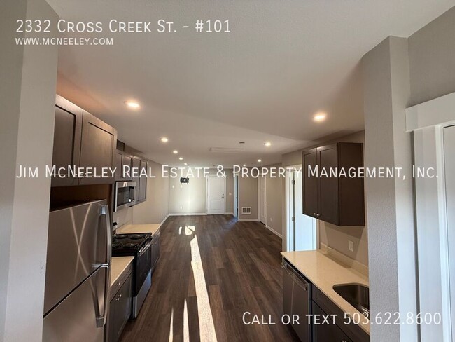 Foto del edificio - 2330 Cross Creek St