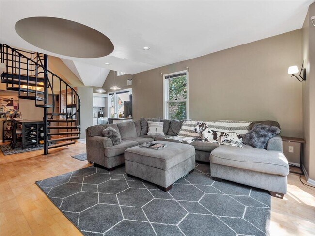 Foto del edificio - 545 Ashland Ave