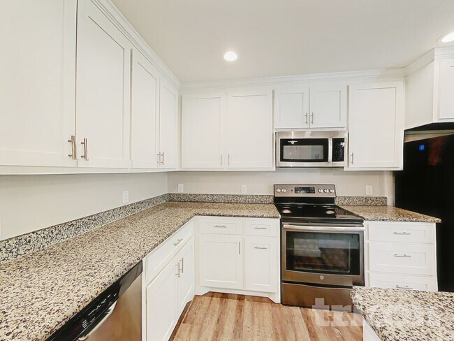 Building Photo - 10628 Lone Pine Ln