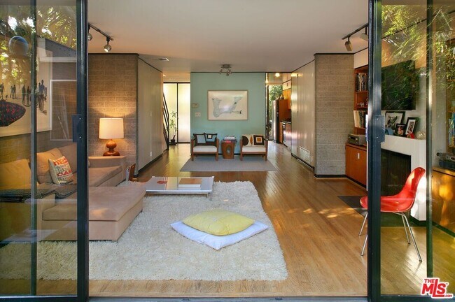 Building Photo - 3009 Thatcher Ave