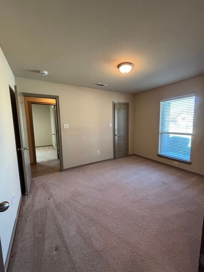 Building Photo - 1683 Potomac Dr