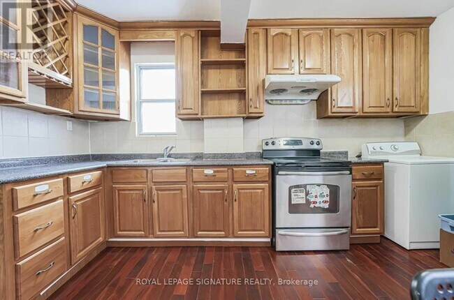 Photo du bâtiment - 80 Markham St