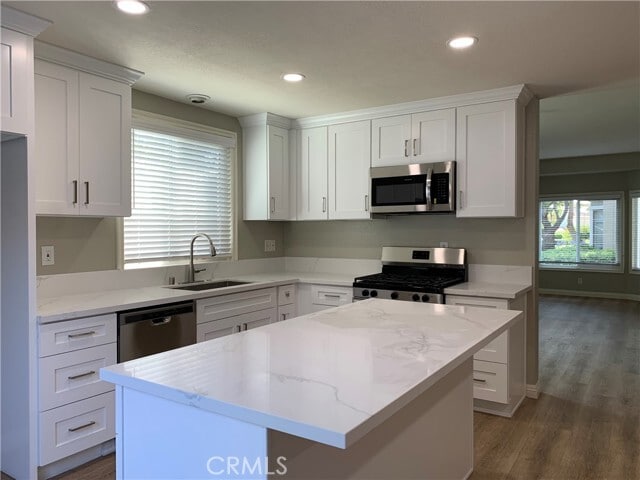 Building Photo - 662 Springbrook N
