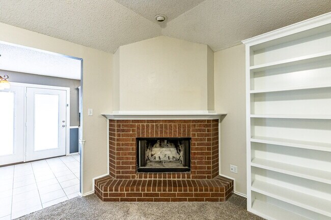 Foto del edificio - Beautiful House with Extra Room!