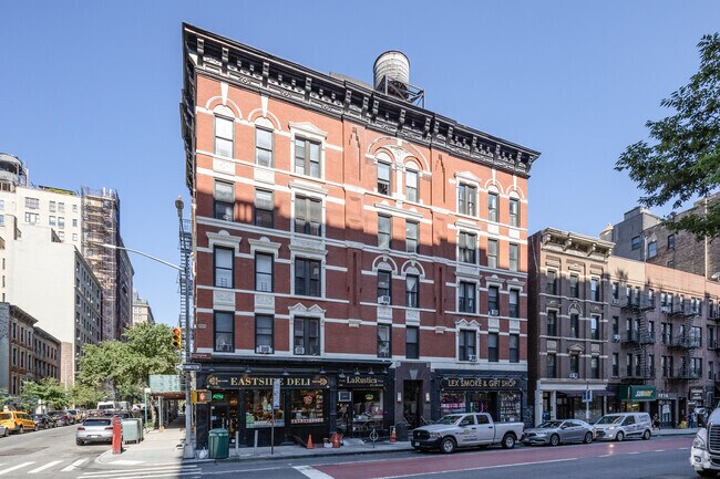 Building Photo - Landmark