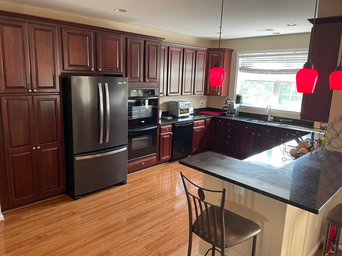 42616 Highgate Ter Unit NA, Brambleton, VA 20148 Condo for Rent in