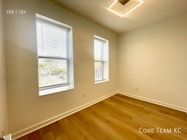 Foto del edificio - 712 Linwood Blvd