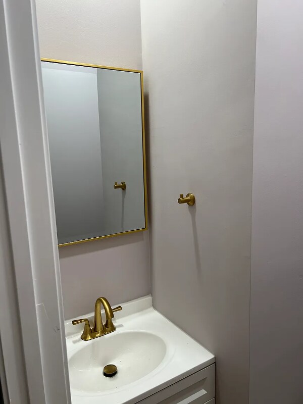 Foto del edificio - 6413 McCoy Rd