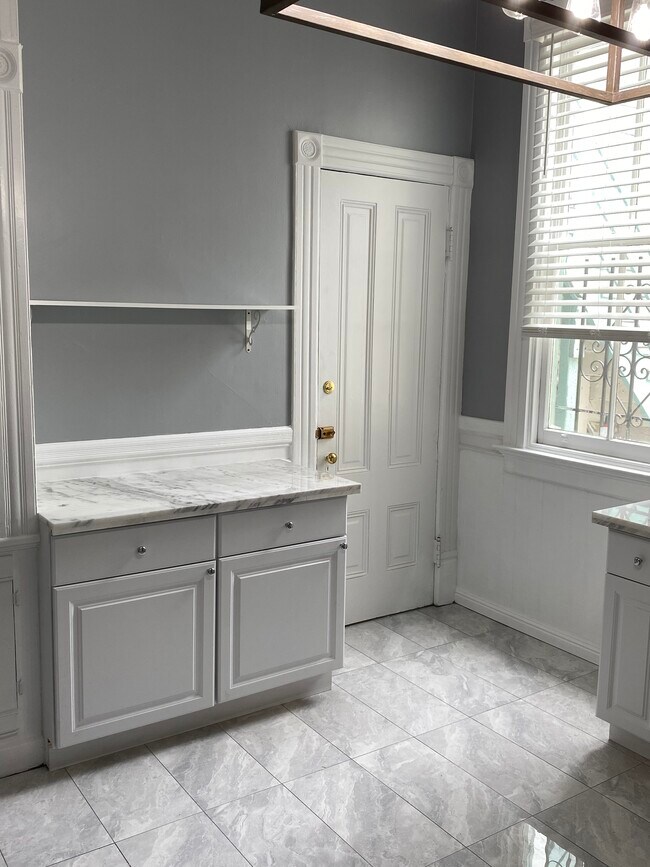Kitchen granite countertops - 85 Scott St