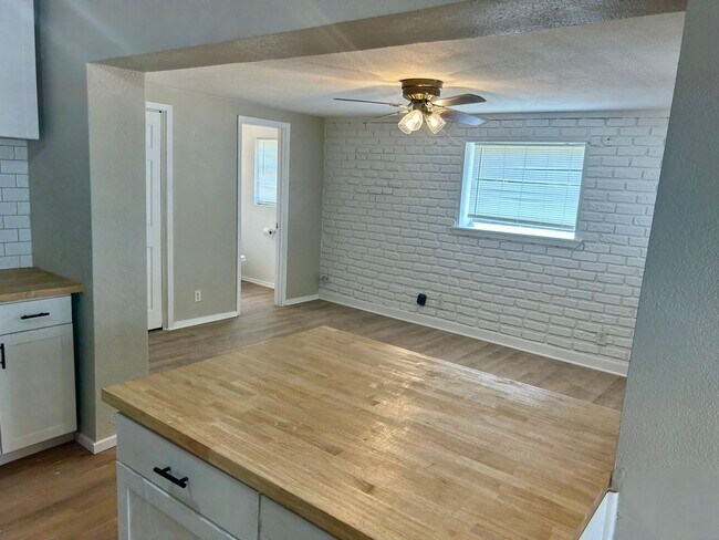 Photo - 3504 Mission St House