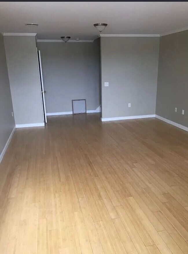 Foto del edificio - 14 Calef St