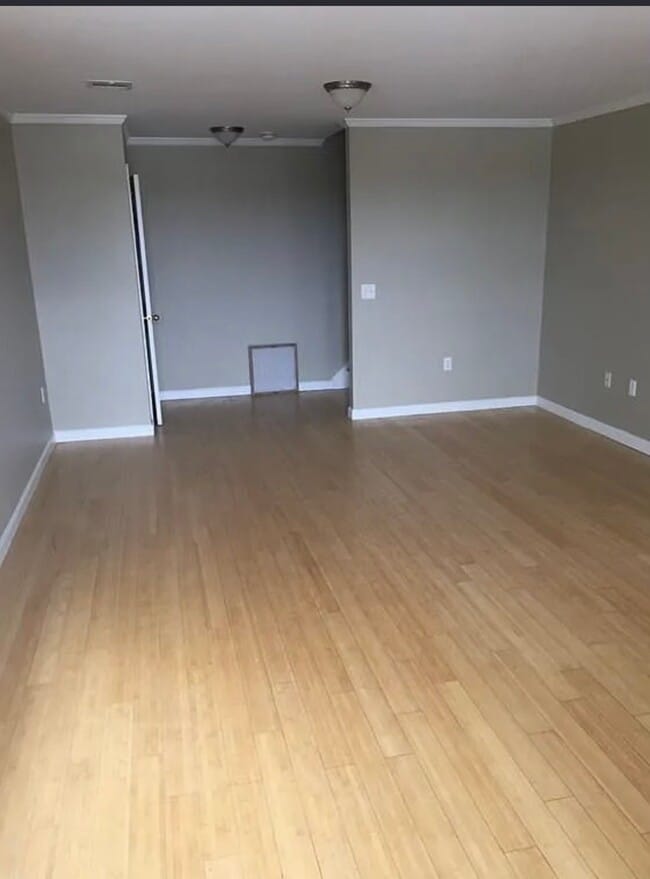 Building Photo - 14 Calef St