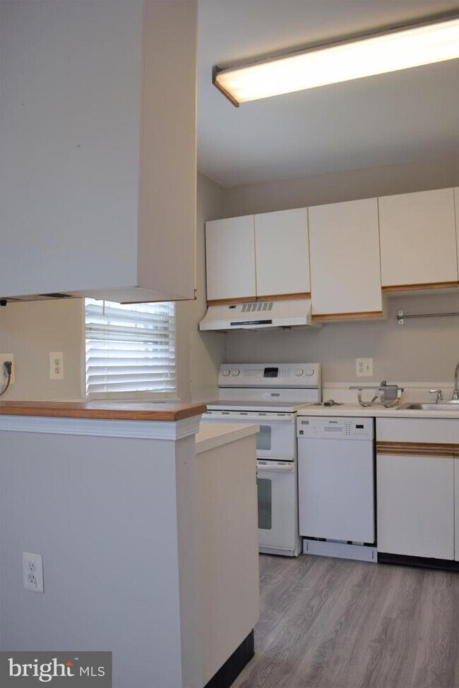 Foto del edificio - 1806 W Abingdon Dr