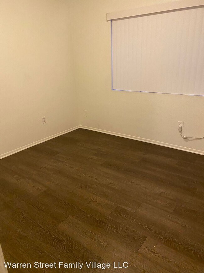 Foto del edificio - 17015-17016 Ivy Ave