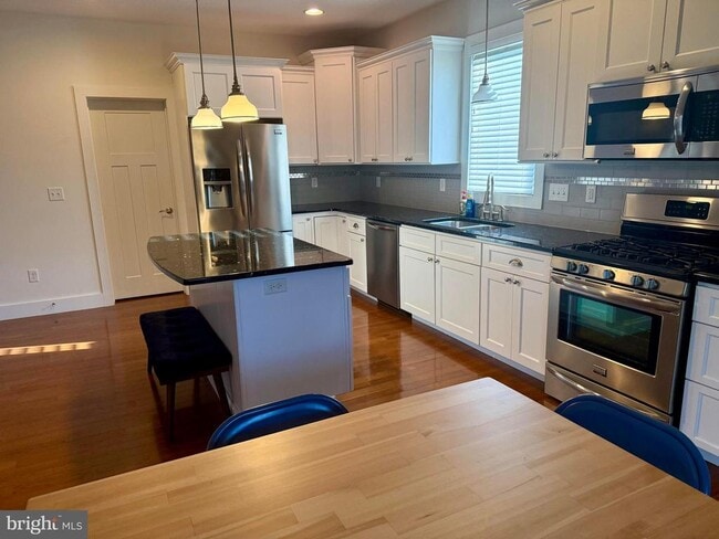 Building Photo - 61 Baybreeze Dr