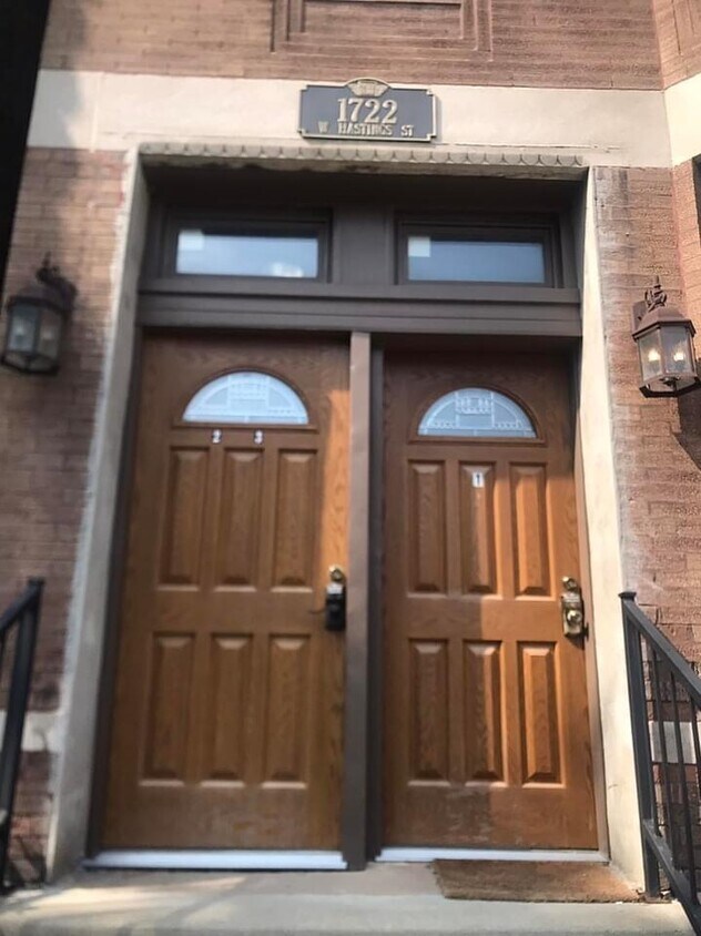 Primary Photo - 1722 W Hastings St