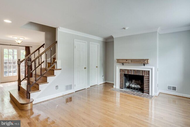 Foto del edificio - 808 Bashford Ln