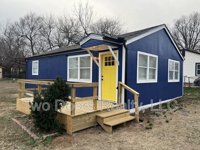 Photo - 504 Georgia St House