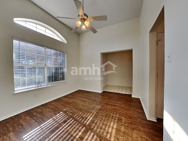 Building Photo - 2109 Silver Spring Drive