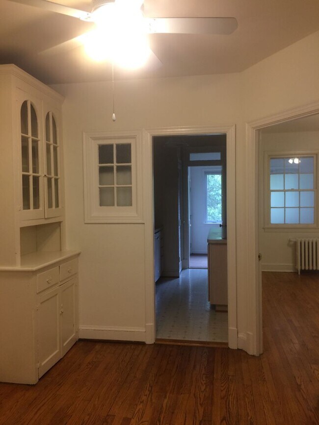 Foto del edificio - 4021 Davis Pl NW