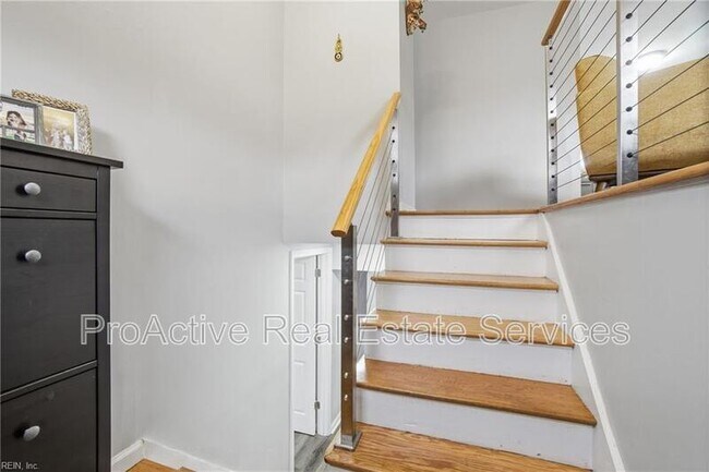 Foto del edificio - 4 Tillerson Dr