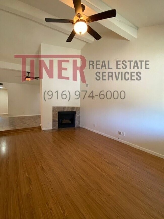 Foto del edificio - 2 Bedroom/2 Bathroom Duplex