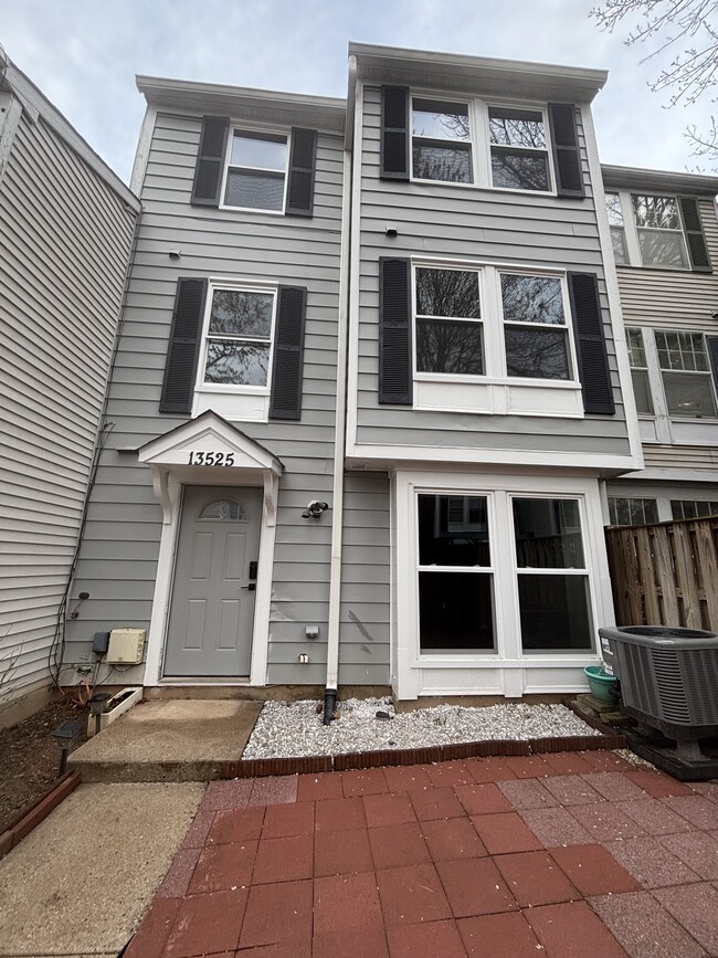 Building Photo - 13525 Demetrias Way
