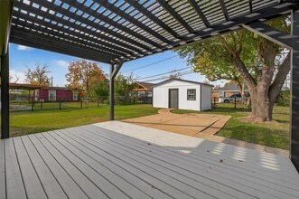 Building Photo - 3527 La Retama Dr