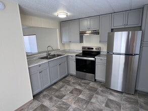 Building Photo - 829 W Harbeck Rd