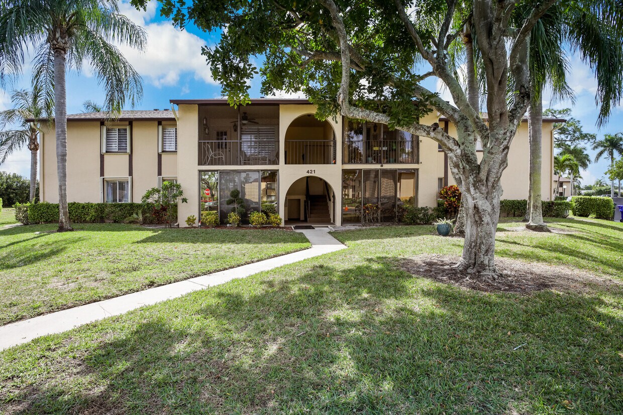 421 Pine Glen Ln Unit A2, Greenacres, FL 33463 Condo for Rent in