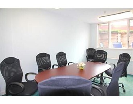 Foto del edificio - 100 Rosemary Way