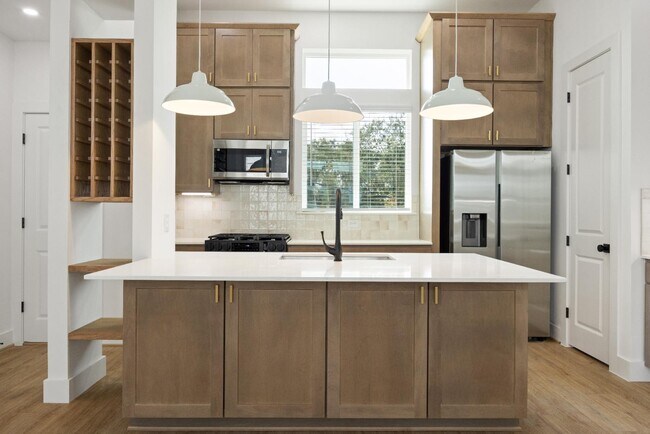 Building Photo - 2121 Hoskins Dr Unit B