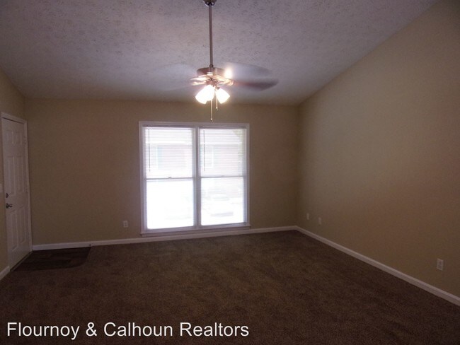 Building Photo - 6 Trestlewood Ct