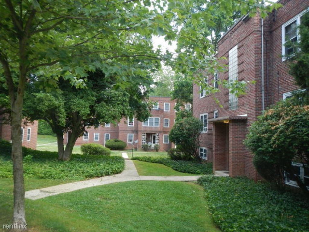 Primary Photo - 2703 Hollywood Ct