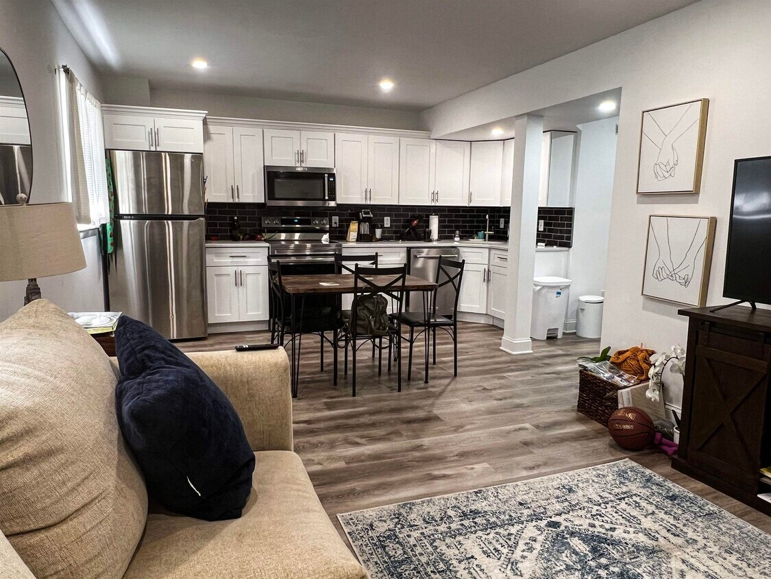 Foto principal - 678 Chestnut Pl