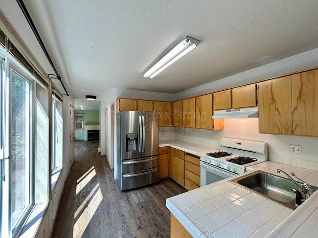 Photo - 11015 SW 41st Ave House