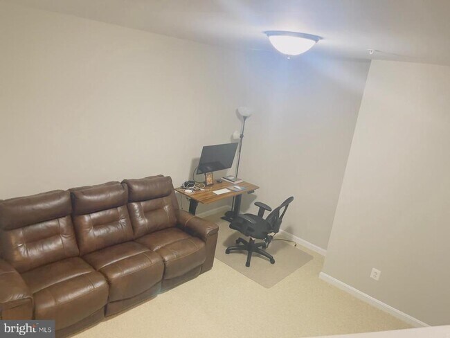 Foto del edificio - 24669 Byrne Meadow Square