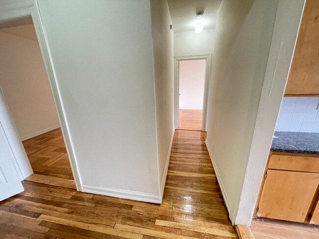 Foto del edificio - 229 W 232nd St