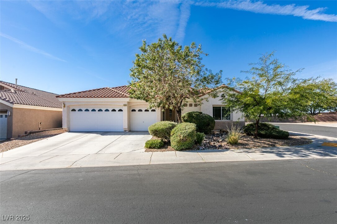 Foto principal - 2255 Double Tree Ave