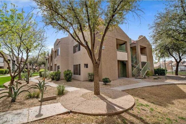 Foto del edificio - 1295 N Ash St