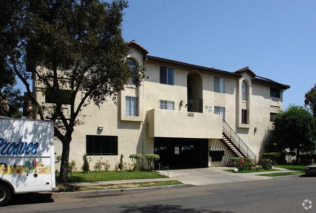 Edificio - 309 S Birch St