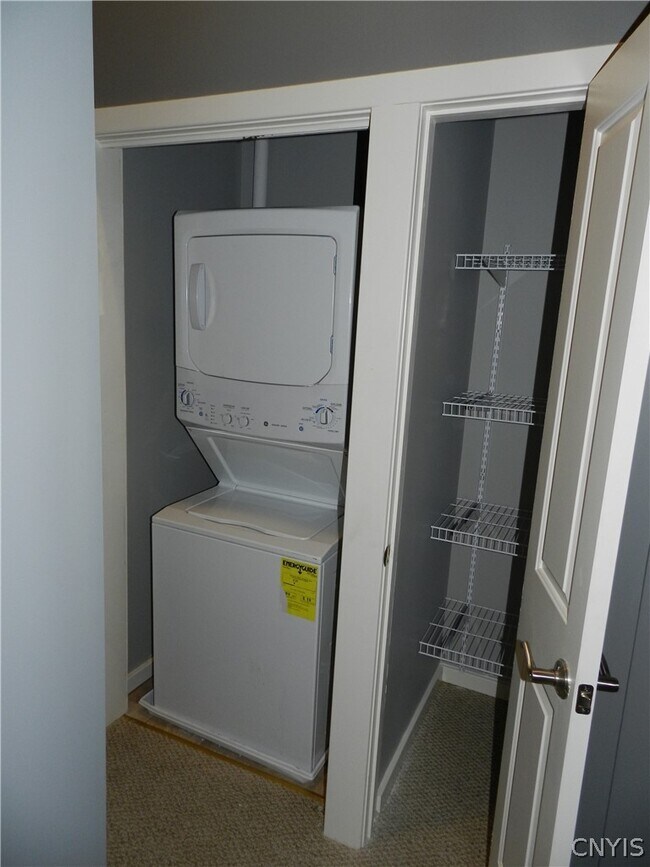 Foto del edificio - 317 S Clinton St