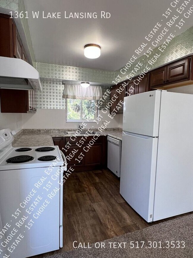 Foto del edificio - 3-BDR 1.5-BTH Duplex in East Lansing w/ Ba...
