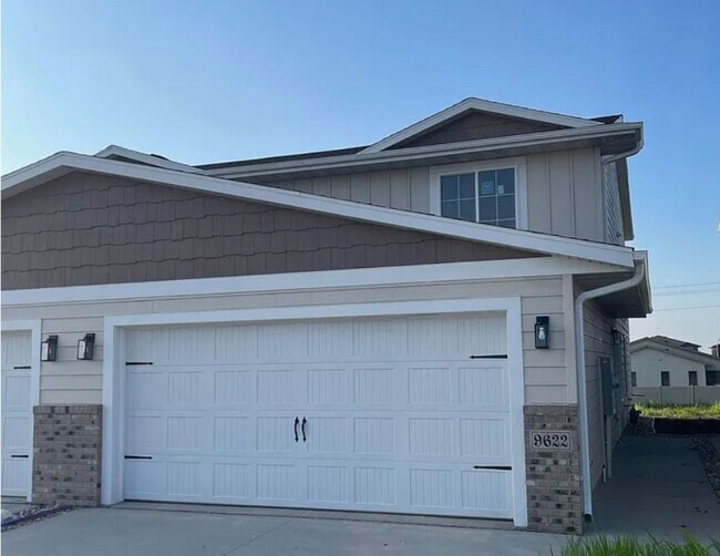 Building Photo - Tunis Drive Townhomes