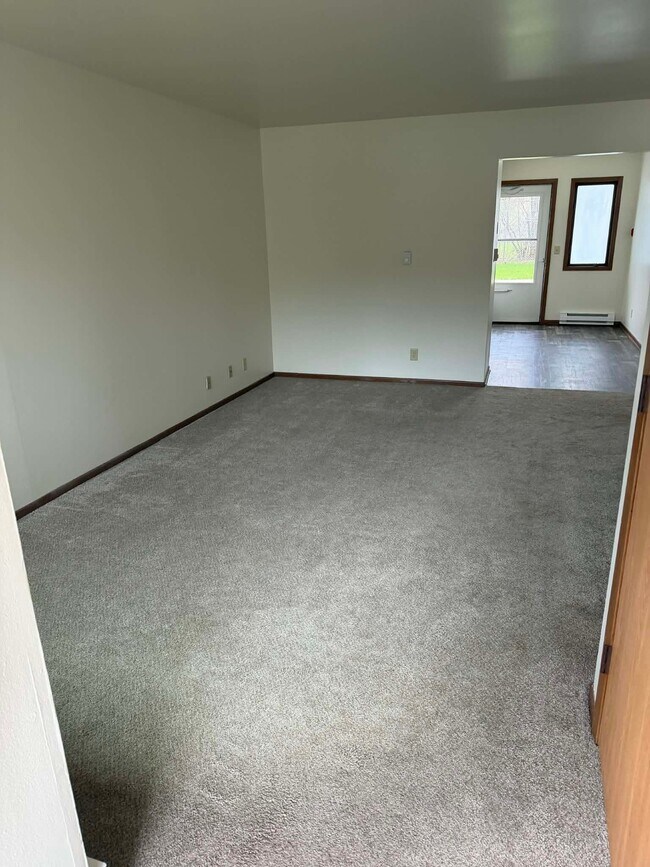 Foto del edificio - 700 Meadow Ln