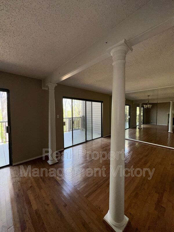 Building Photo - 101 Cambrian Way