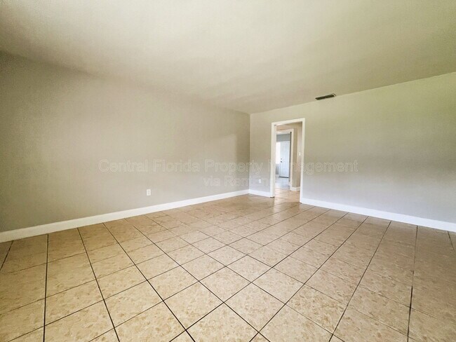 Foto del edificio - 1510 Altaloma Ave